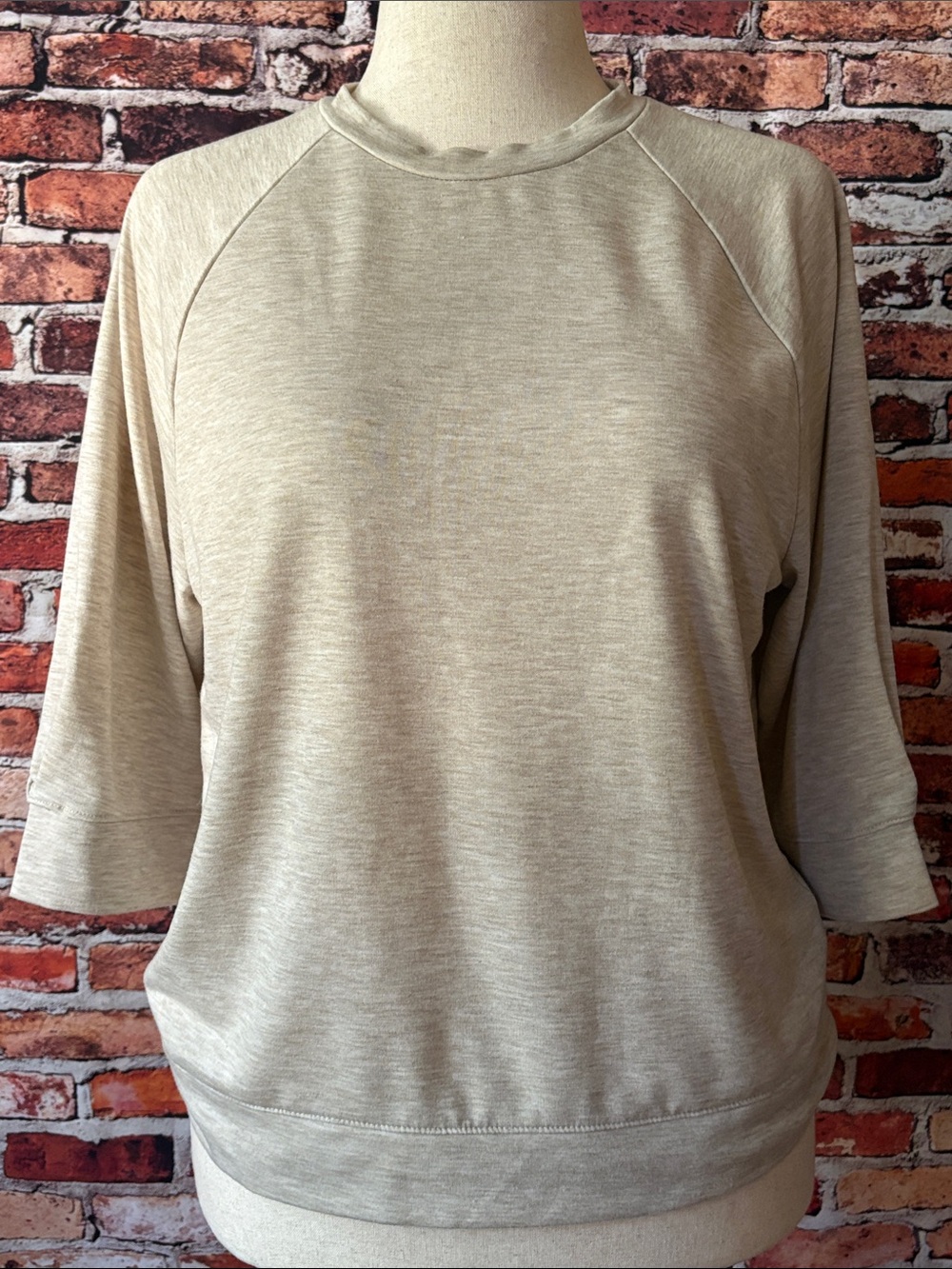 Banana Republic Neutral Heathered Beige Crewneck Soft Top 3/4 Sleeves Medium